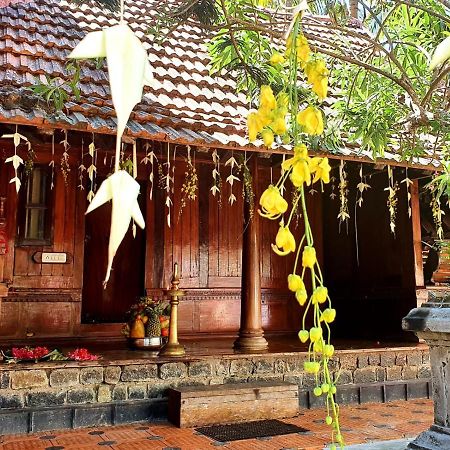 Thriphala Ayurveda Yogashram Apartamento Thiruvananthapuram Exterior foto
