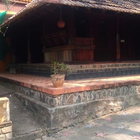 Thriphala Ayurveda Yogashram Apartamento Thiruvananthapuram Exterior foto