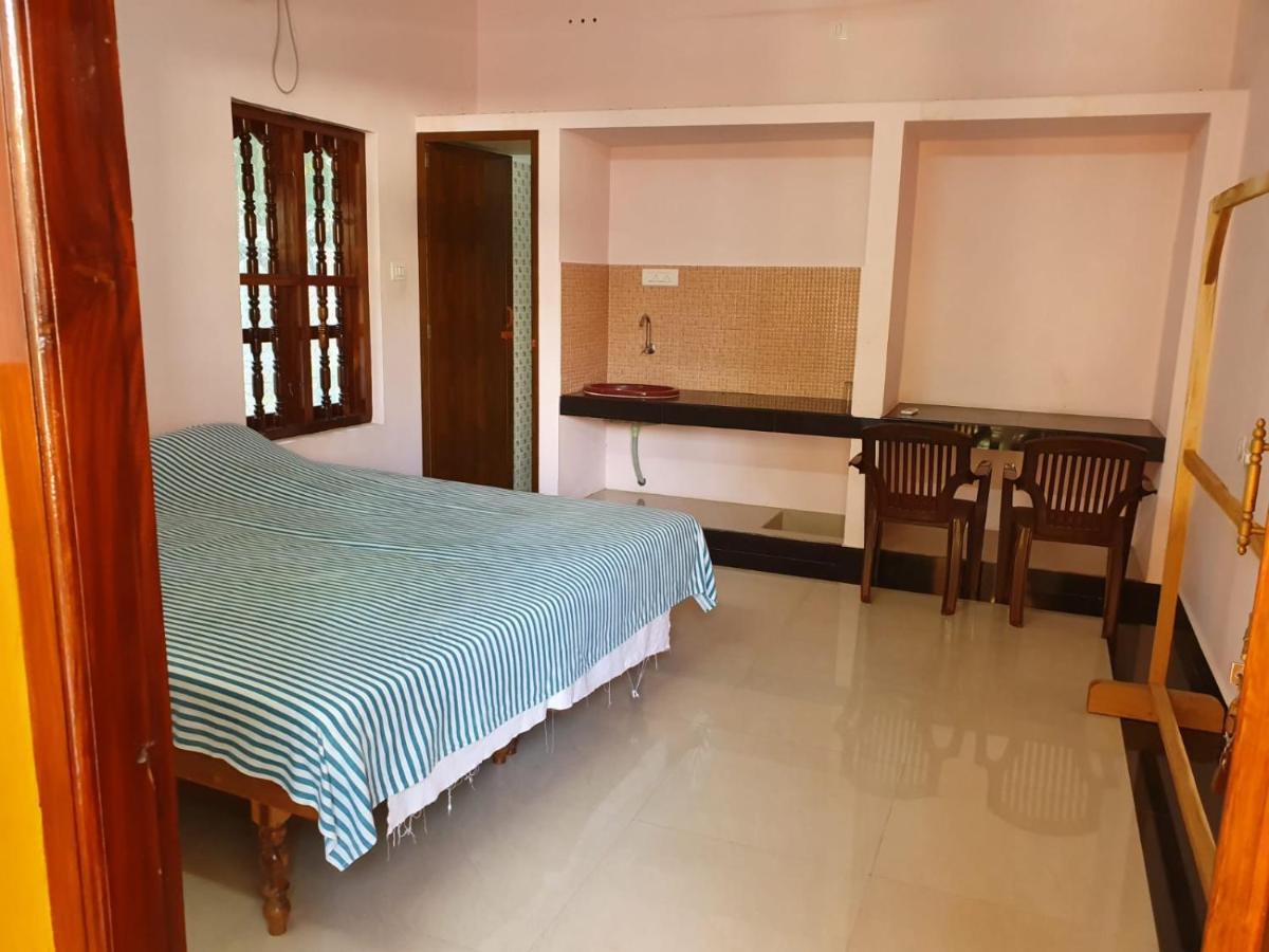 Thriphala Ayurveda Yogashram Apartamento Thiruvananthapuram Exterior foto