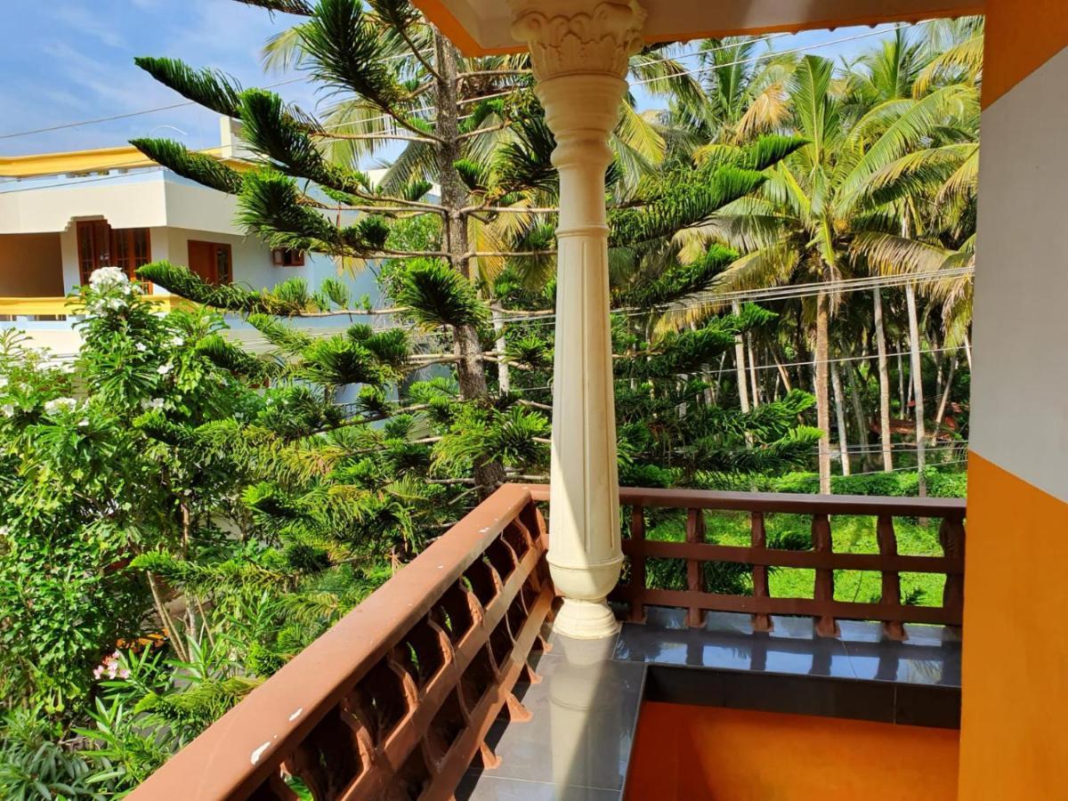 Thriphala Ayurveda Yogashram Apartamento Thiruvananthapuram Exterior foto
