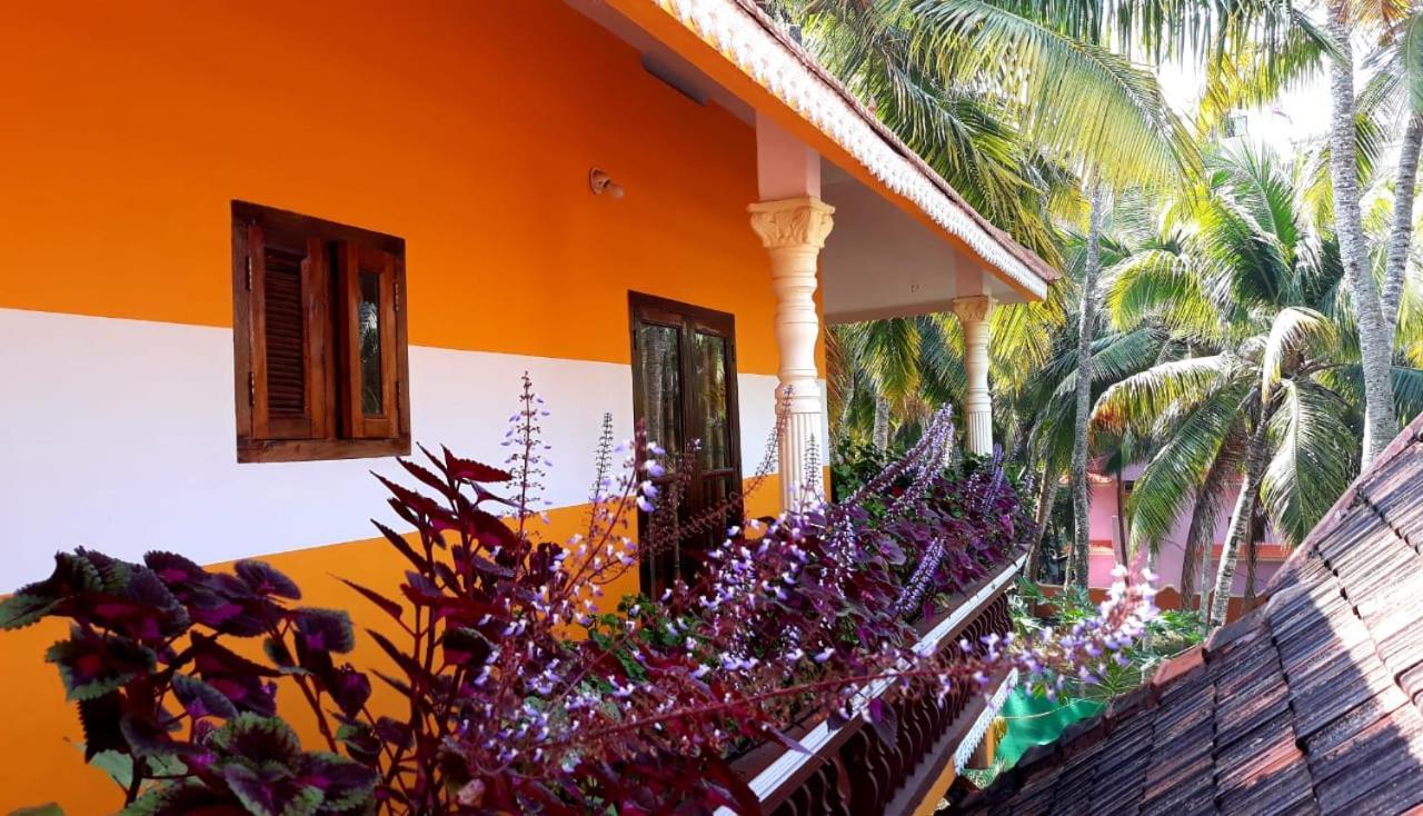 Thriphala Ayurveda Yogashram Apartamento Thiruvananthapuram Exterior foto